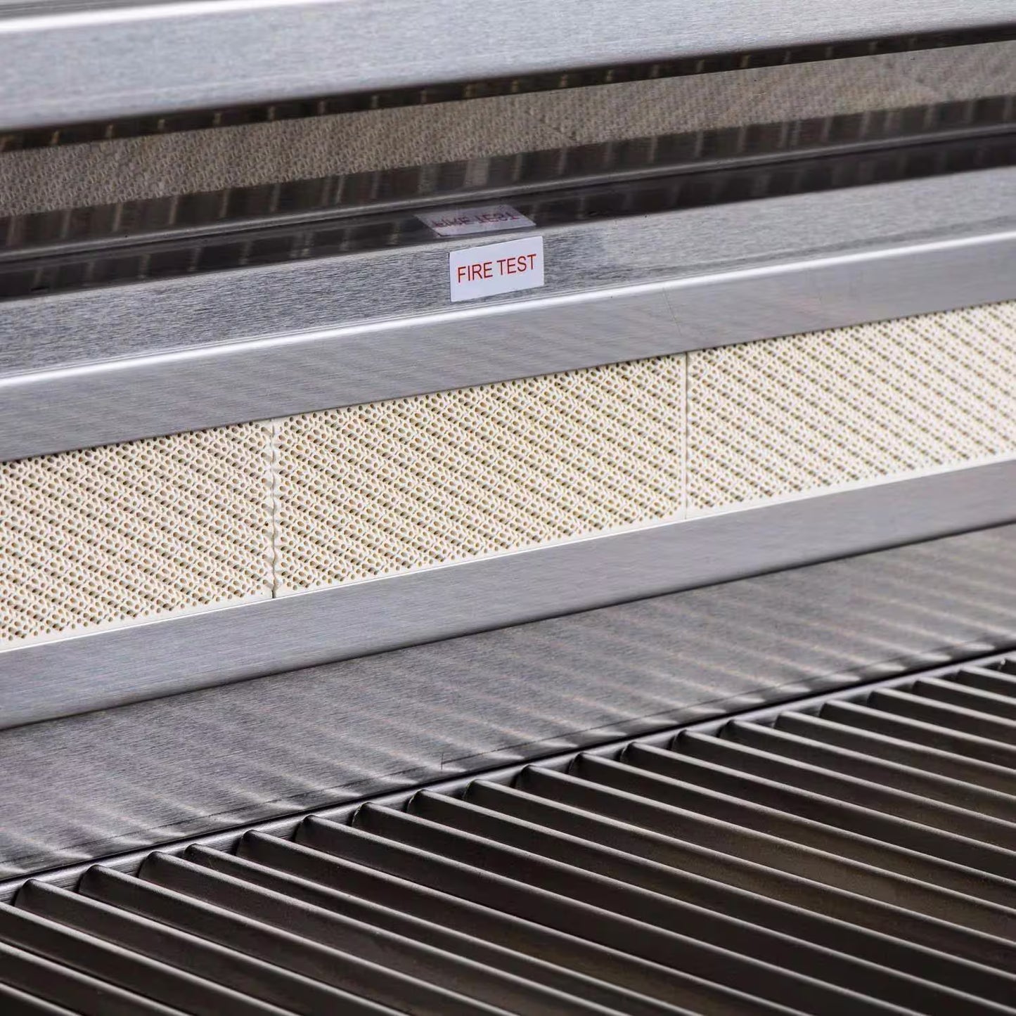 Blaze 32 inch 4-Burner LTE+ Grill With Lights (New)