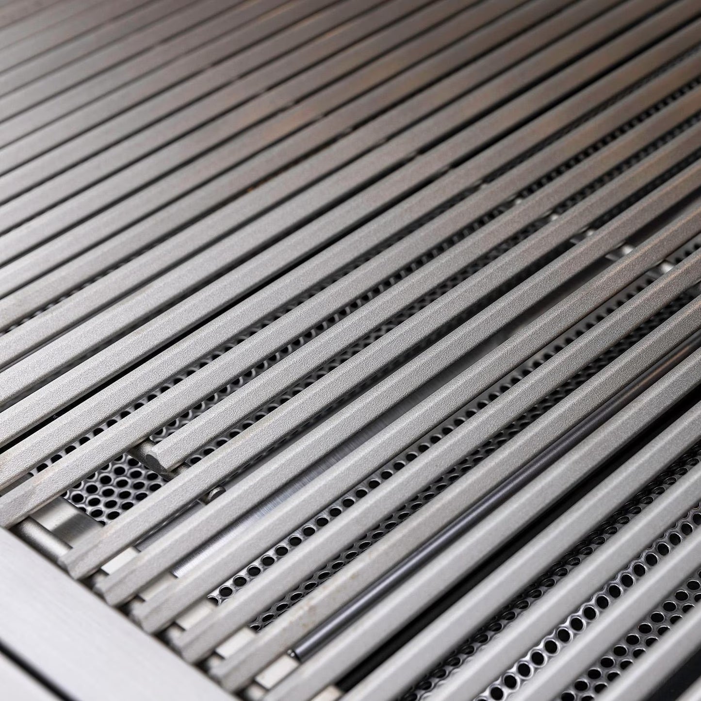 Blaze 32 inch 4-Burner LTE+ Grill With Lights (New)