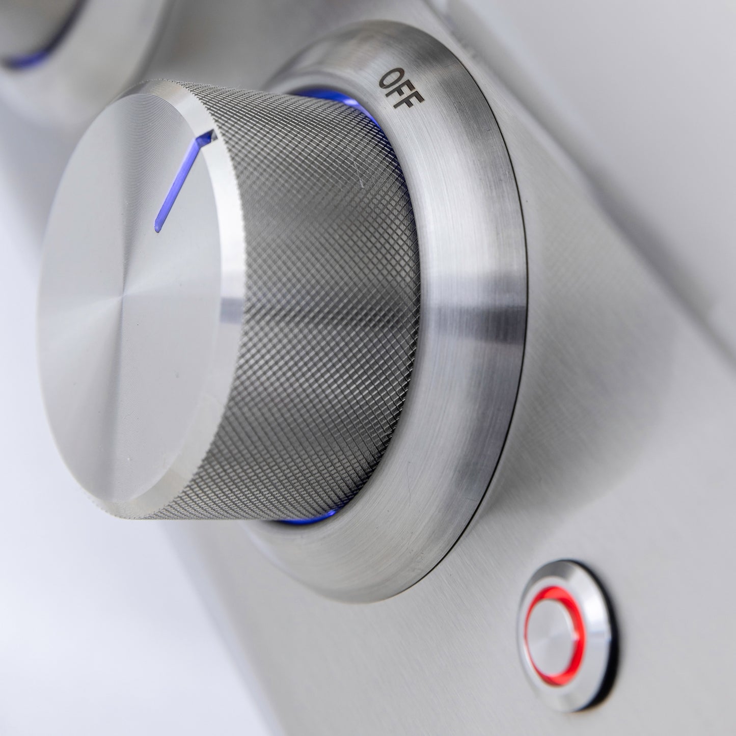 Blaze 32 inch 4-Burner LTE+ Grill With Lights (New)